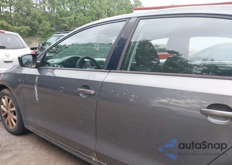 2015 Volkswagen Jetta 1.8T Se from USA, damaged, VIN 3VWD17AJ5FM285988